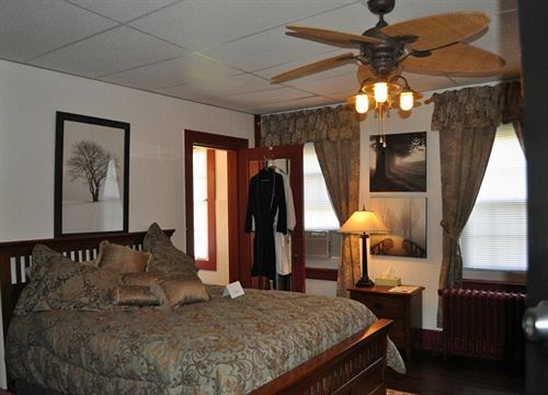 Aspen Manor Resort Wellsburg Extérieur photo